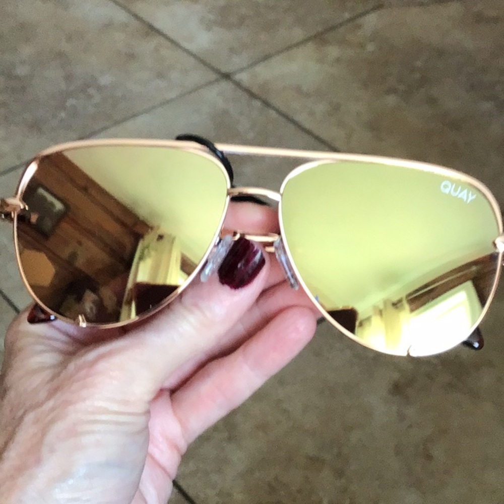 1 left Host Pick! 🌼🌼🌼NEW! gold Quay high key aviators - Picture 3 of 8